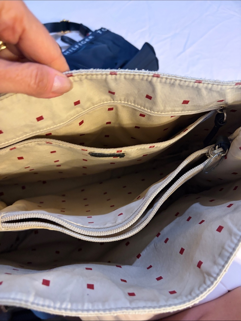 kate spade beige canvas tote with black handles - Picture 4 of 6